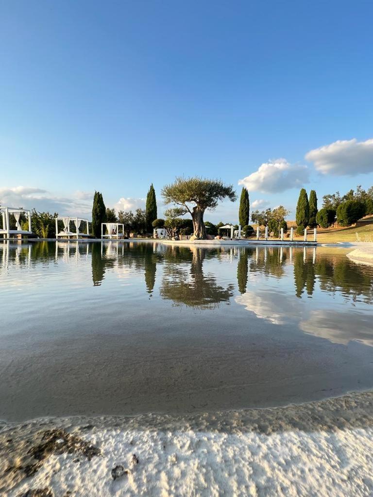Agriturismo Cerrosughero Канино Экстерьер фото