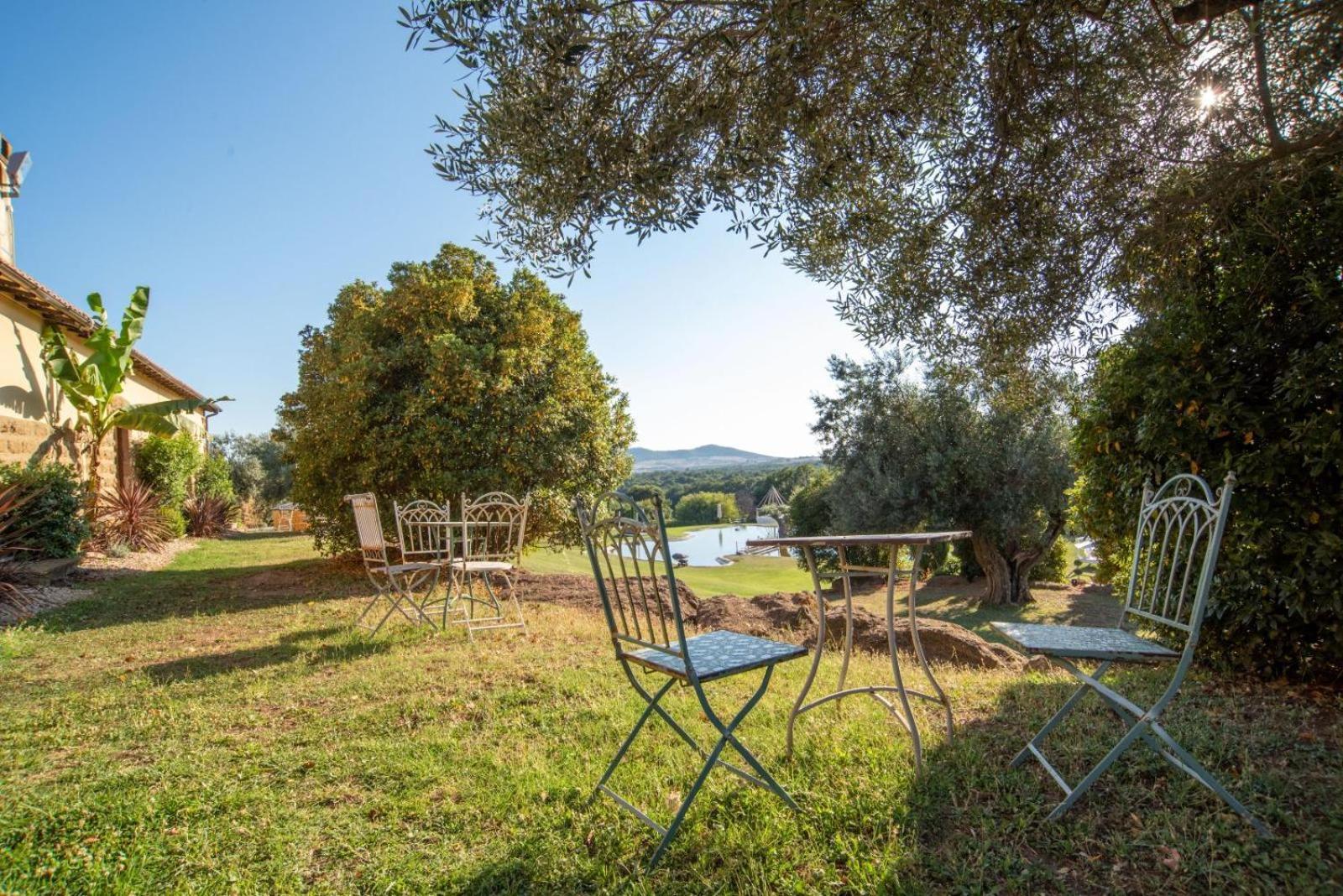 Agriturismo Cerrosughero Канино Экстерьер фото