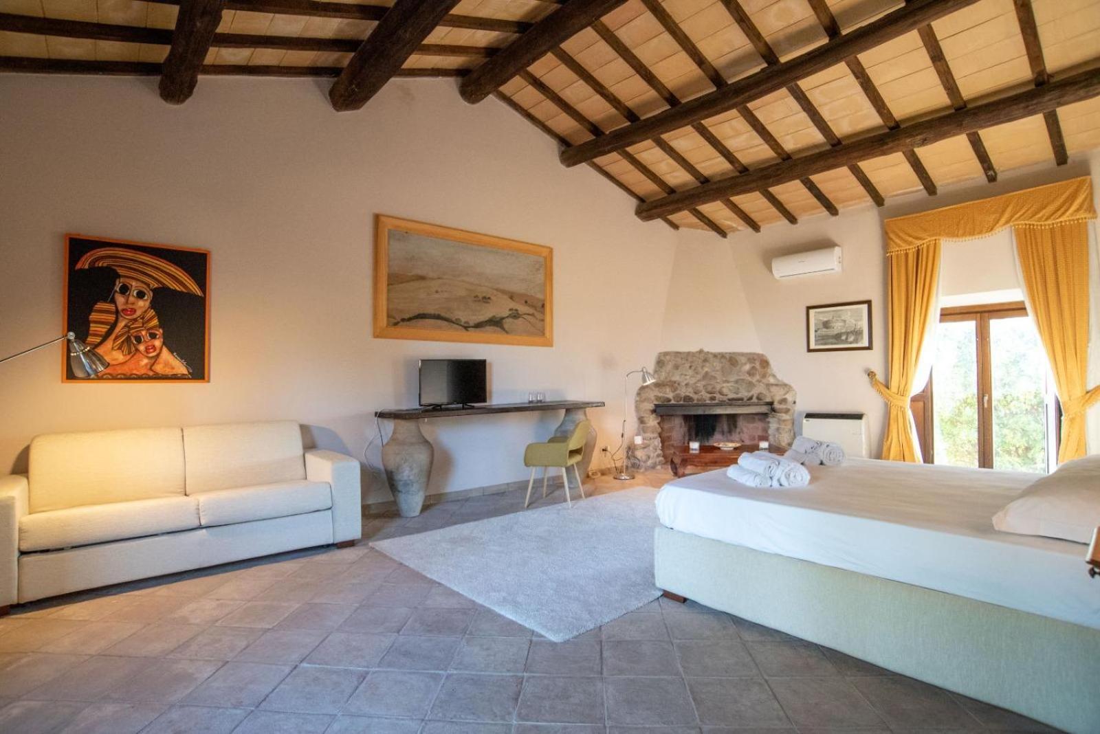 Agriturismo Cerrosughero Канино Экстерьер фото