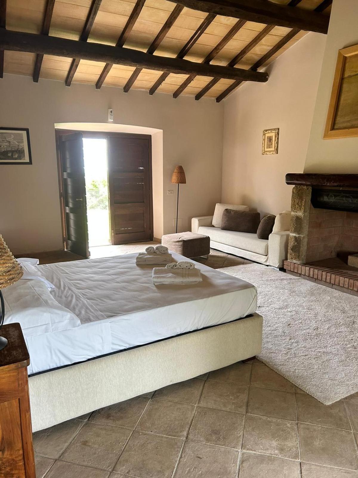 Agriturismo Cerrosughero Канино Экстерьер фото