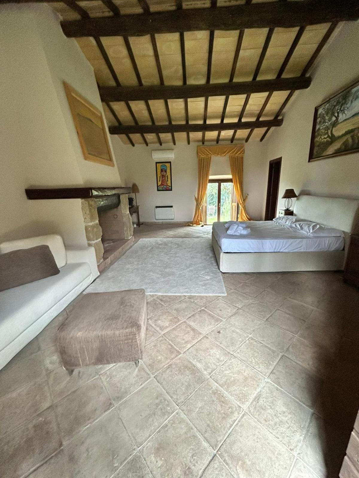 Agriturismo Cerrosughero Канино Экстерьер фото
